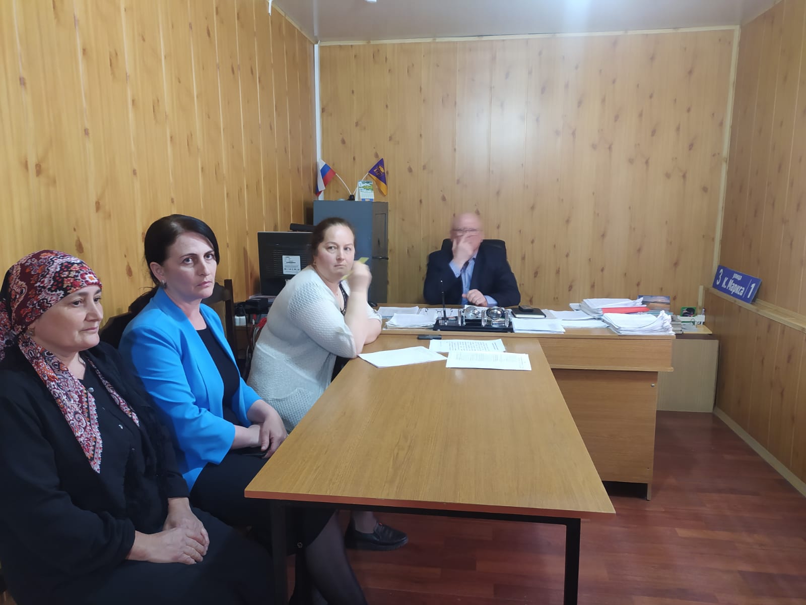 Глава села Гаджалиев Радик Ризванович провел рабочее совещание.